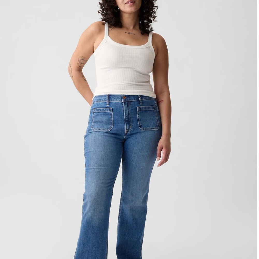 Gap women’s 70s flare figure flattering jeans